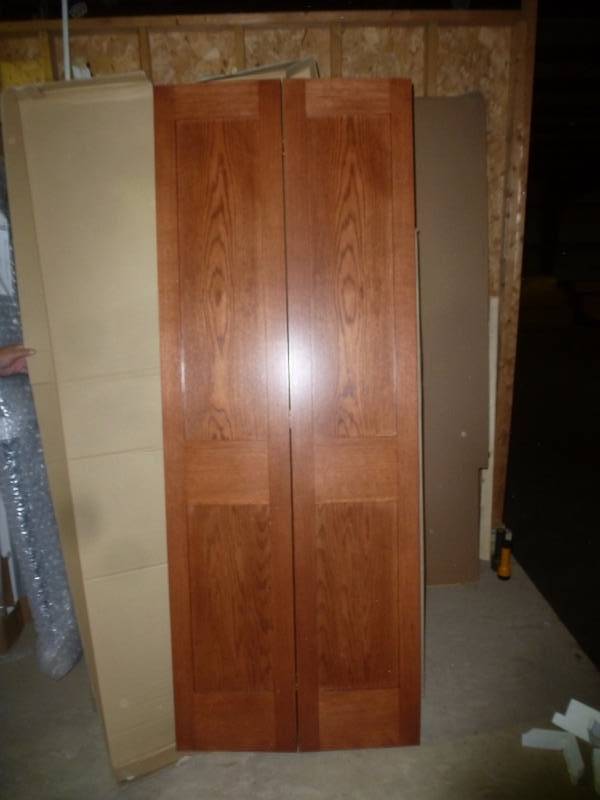 lot 24 image: Oak Bifold Door Panel