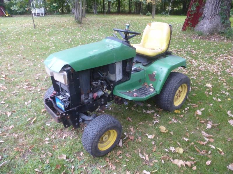lot 6 image: John Deere 445 & JD 425 Lawn Tractors & Attachments