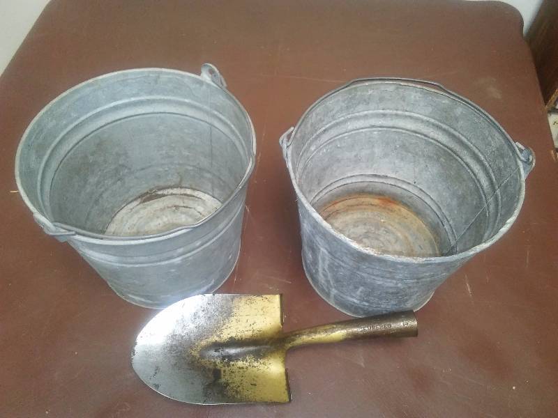 lot 6 image: Galvanized Vintage Metal Buckets (2) and Spade Shovel Head