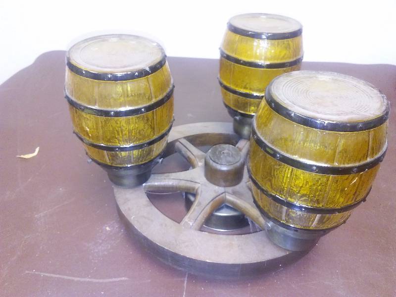 lot 14 image: 12 Diameter Wheel and Barrel Light fixture