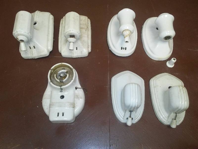 lot 18 image: Porcelain Vintage Light Fixtures (7)