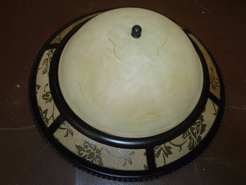 lot 21 image: Old World Style Ceiling Light and Retro Swag