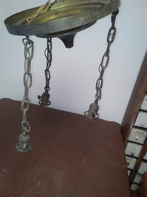 lot 33 image: Vintage Metal Ceiling fixture, 3 lights, with chains