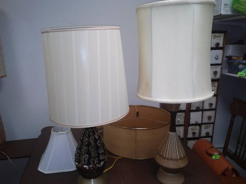 lot 37 image: 1960s Lamps (2)