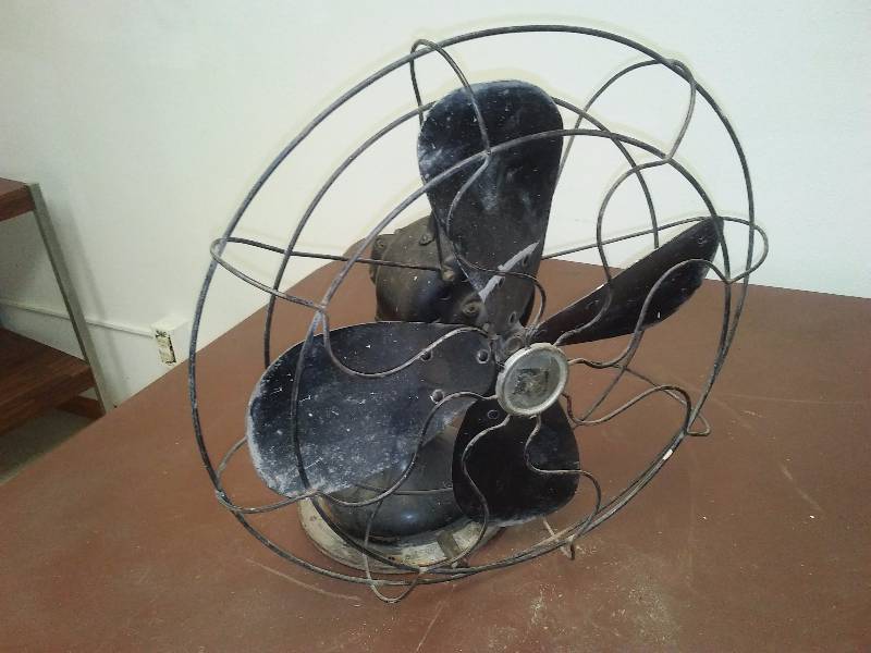 lot 26 image: RM Vintage Fan (Robbins & Myers) 16, no cord, Super Heavy, Steam Punk Worthy