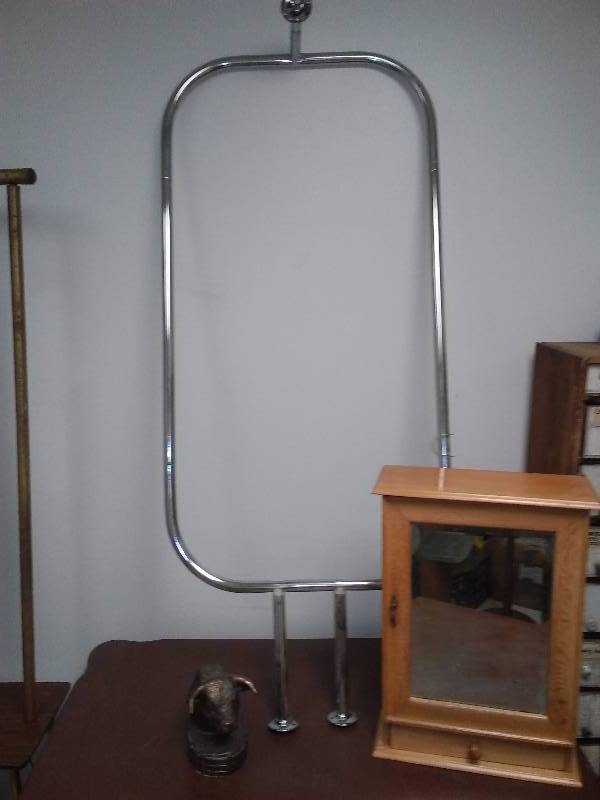 lot 39 image: Vintage Bathroom Medicine Cabinet, Shower Curtain Tub Surround Rod and bull head