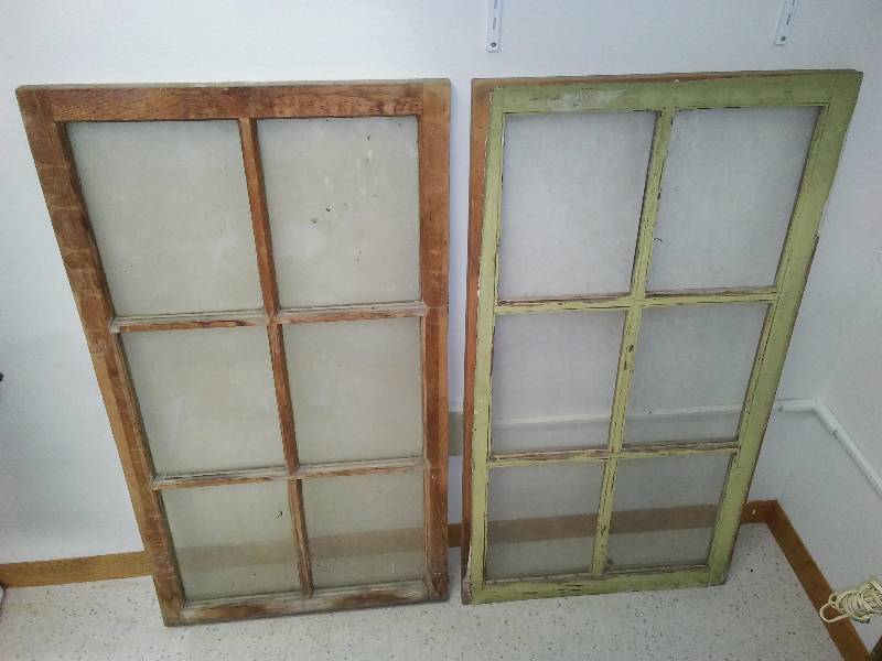 lot 44 image: Vintage 6 Panel Window (2) 40  x 21  inch