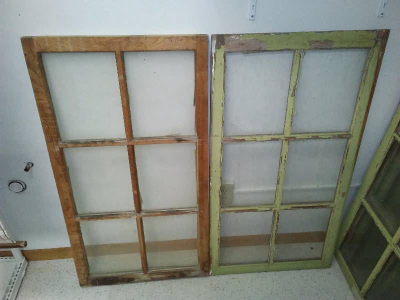 lot 46 image: Vintage 6 Panel Window (2) 40  x 21  inch