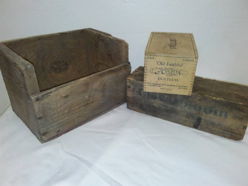 lot 62 image: Vintage Wood Boxes Crates (3)