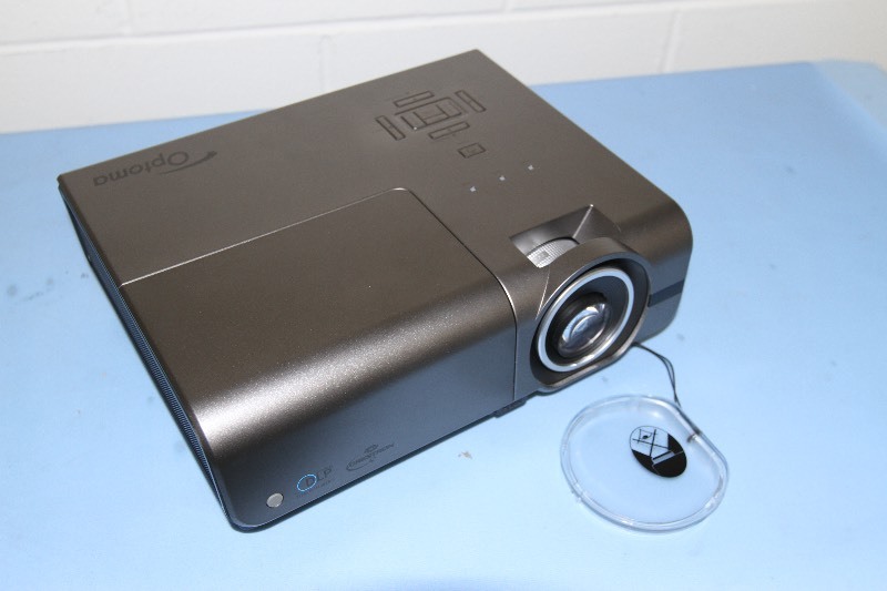 lot 4 image: Optoma 169 HD 1080p Home Theater DLP Video Projector - Like New - 0 Hours on Lamp