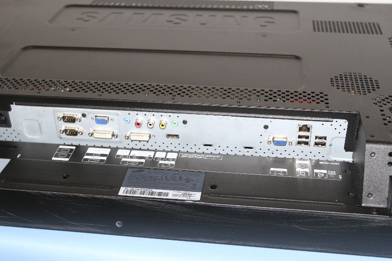 lot 6 image: Samsung 40 Commercial-Grade Ultra-Thin Bezel LCD Video Wall Monitor 400UXN-2
