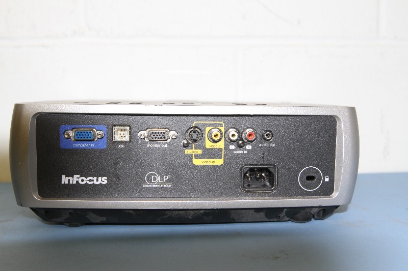 lot 14 image: Infocus in24 SVGA Portable DLP VideoComputer Projector