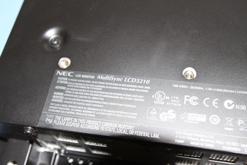 lot 17 image: NEC LCD3210 MultiSync 32 LCD MonitorDisplay with Remote Control