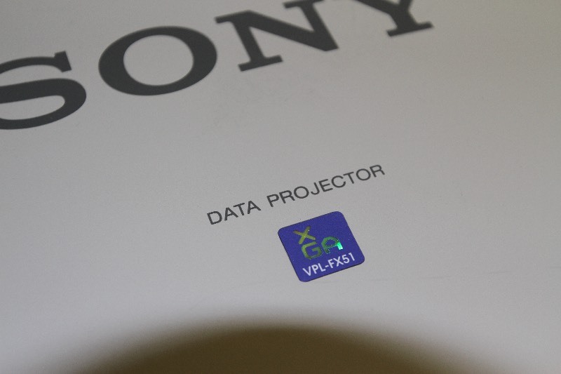 lot 31 image: Sony VPL-FX51 SuperBright Large Venue LCD ComputerVideo Projector
