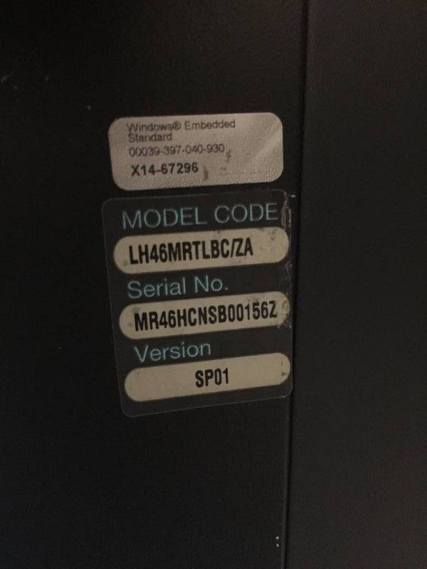 lot 44 image: Samsung 460UXN-2 46 High-Definition HD 1080p LCD Video Wall MonitorDisplay