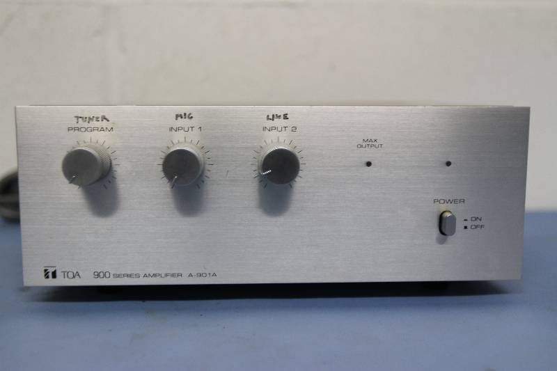lot 69 image: ProCommercial SmallHalf-Rack TOA Audio Amplifier Model A-901A