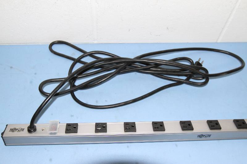lot 83 image: Tripp Lite 12-Outlet 120V 5-15R AC Power Strip with 15 Cord
