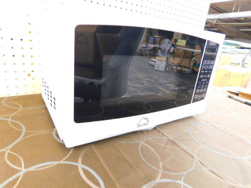 Alcove Microwave 0.7 cu.ft., MSRP $89.99