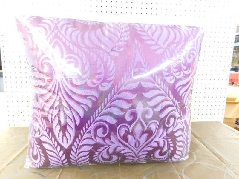 MLD Venetian QUEEN 17pc Bdrm Set Plum, MSRP $149.99