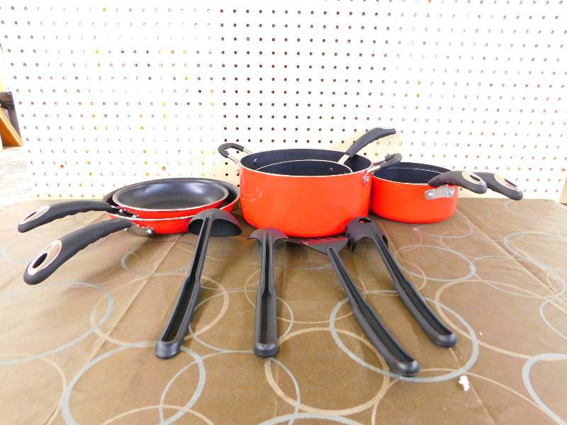 Chefs Mark 10 pc. Aluminum Co Red, MSRP $149.99