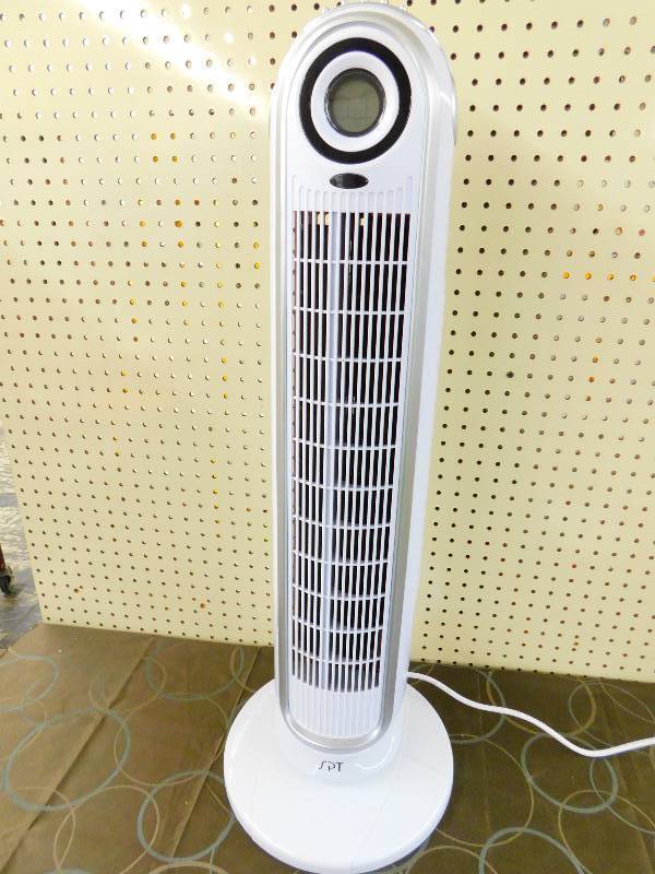 Sunpentown Tower Fan wIonizer and Remote, MSRP $93.99