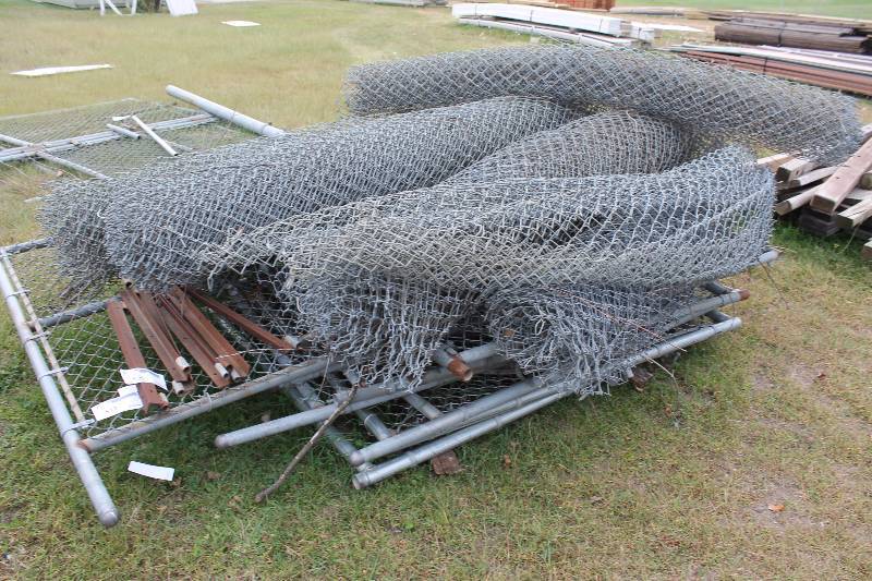 4-Rolls of Chain Link Fence & 4-Chain Link Walls