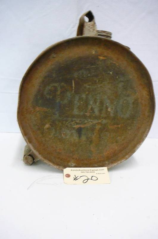 Vintage Oil can