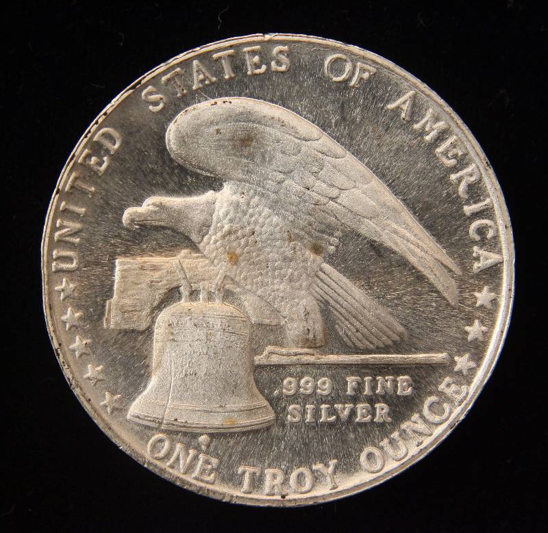 1 TROY OZ. .999 FINE SILVER VINTAGE FREEDOM RARITIES ROUND