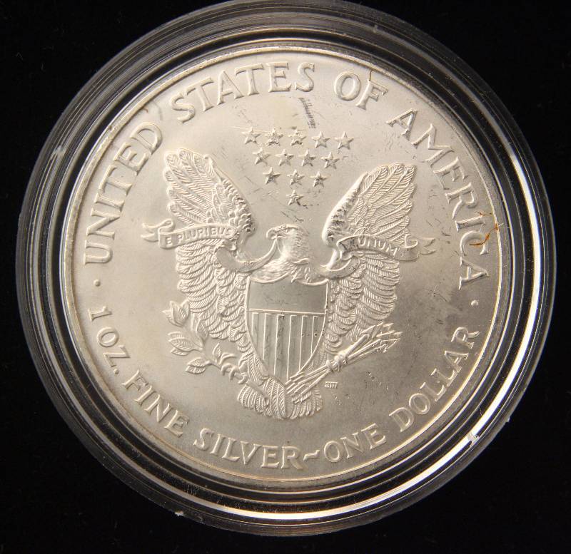 1998 AMERICAN SILVER EAGLE 1 TROY OZ. .999 FINE SILVER DOLLAR IN AIRTITE