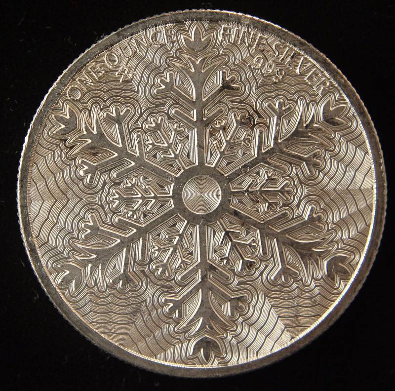 1 TROY OZ. .999 FINE SILVER CHRISTMAS 2015 IN AIRTITE HOLDER