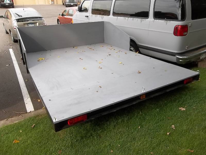 lot 1 image: 1990  Snowmobile Trailer