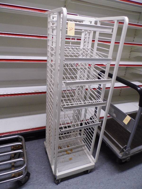 lot 22 image: Shelf