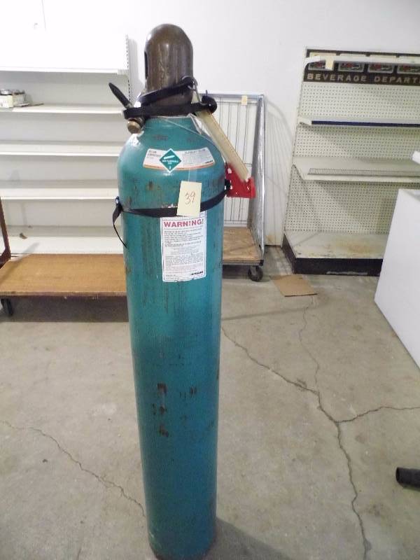 lot 39 image: Helium Tank