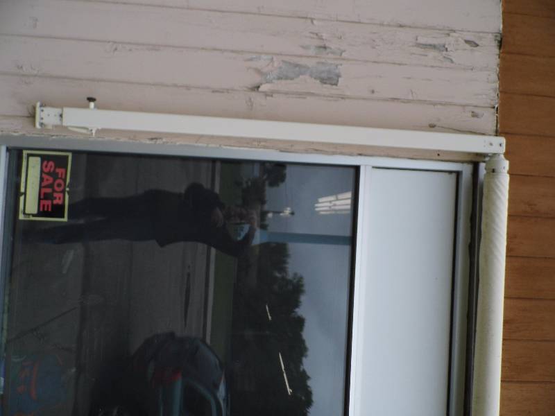 lot 50 image: Retractable Awning