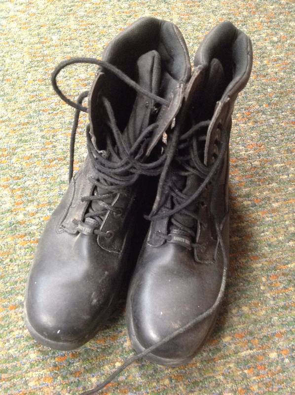 Steel tip work boot Size 13W Black Braham