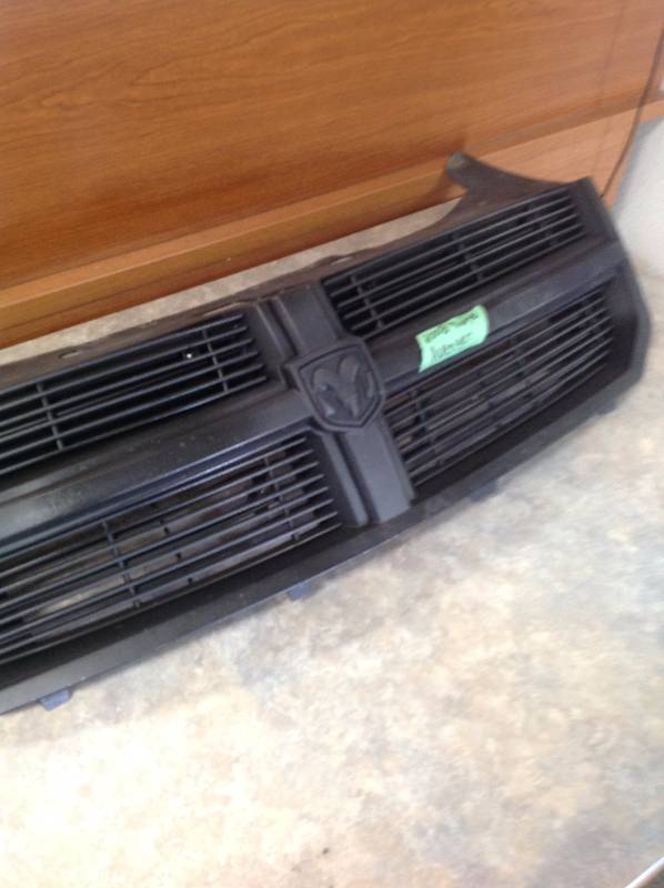 2008 Dodge Avenger grill