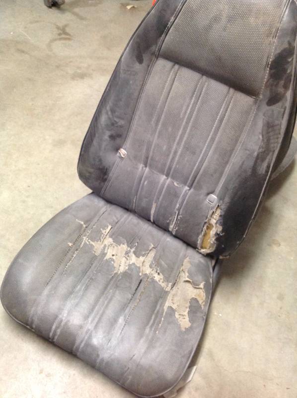 2 Automobile chairs