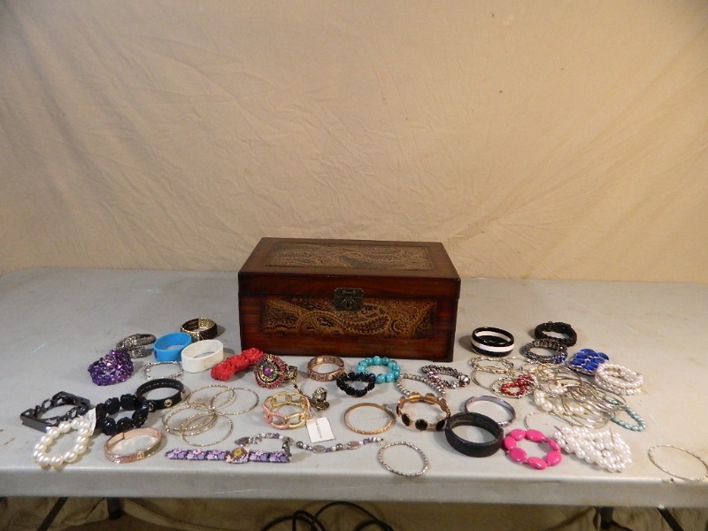 lot 5 image: Pretty Wood Box with Bracelets