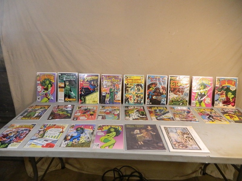 lot 39 image: 24 Old Comics