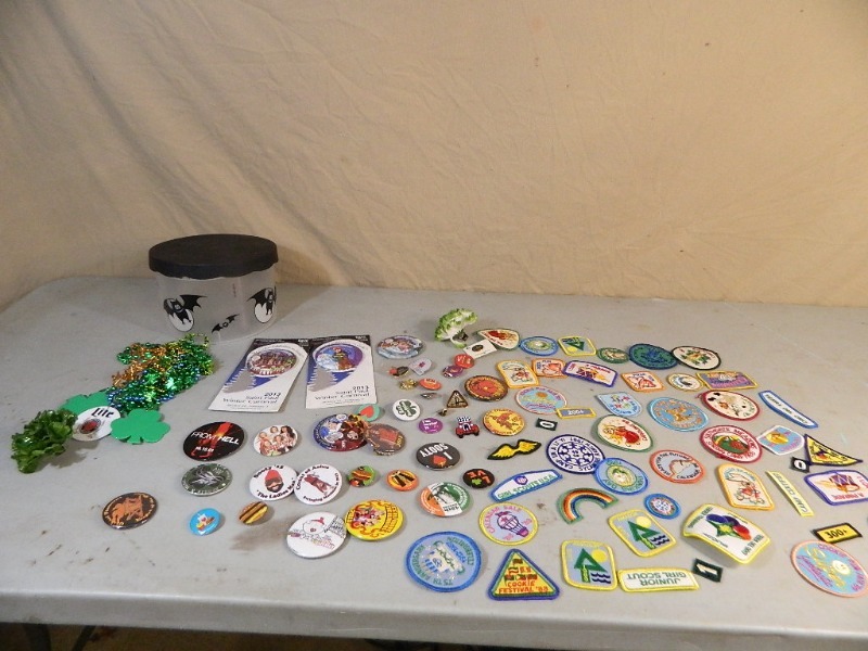 lot 46 image: Pins, Patches, Buttons