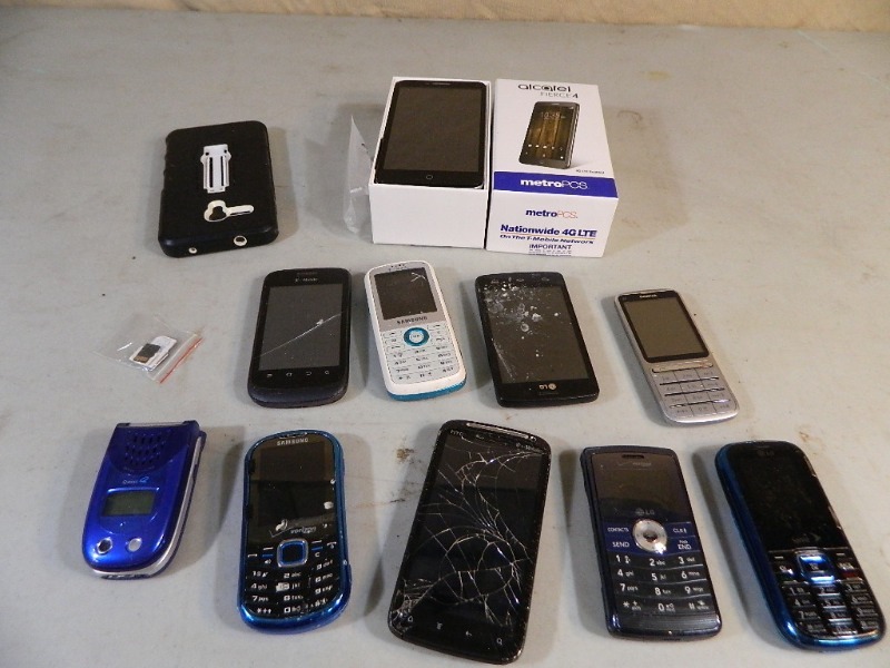 lot 59 image: Cellphones and More