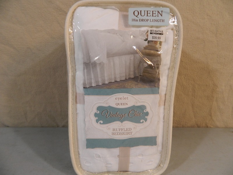 lot 62 image: New Queen Vintage Chic Ruffled Bedskirt