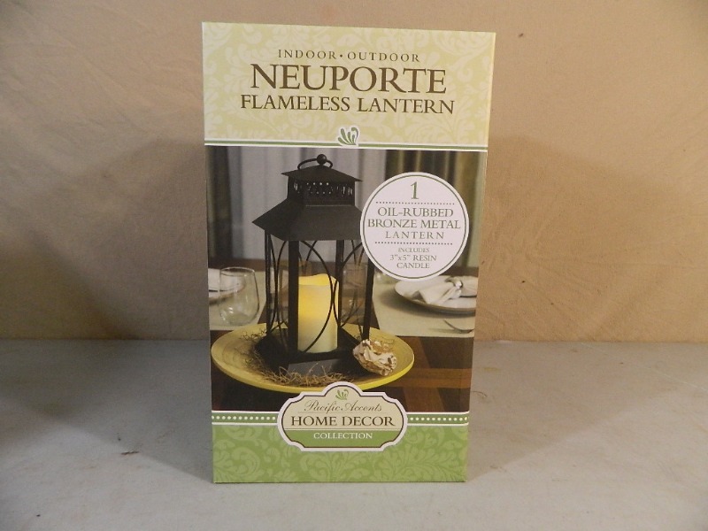 lot 66 image: New Flameless Candle Lantern