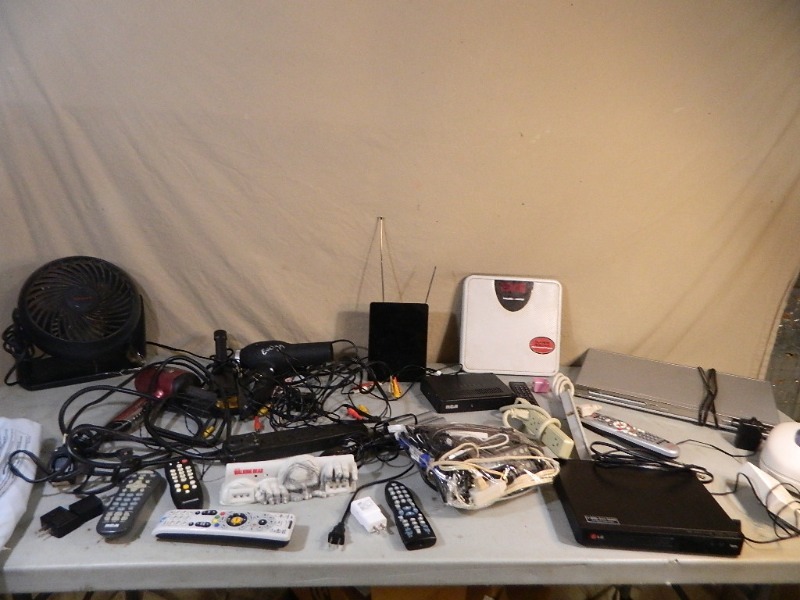 lot 77 image: Assorted Electronics