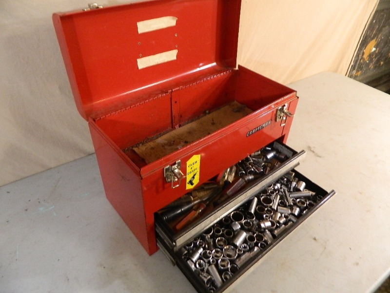 lot 105 image: Craftsman Toolbox with Tools