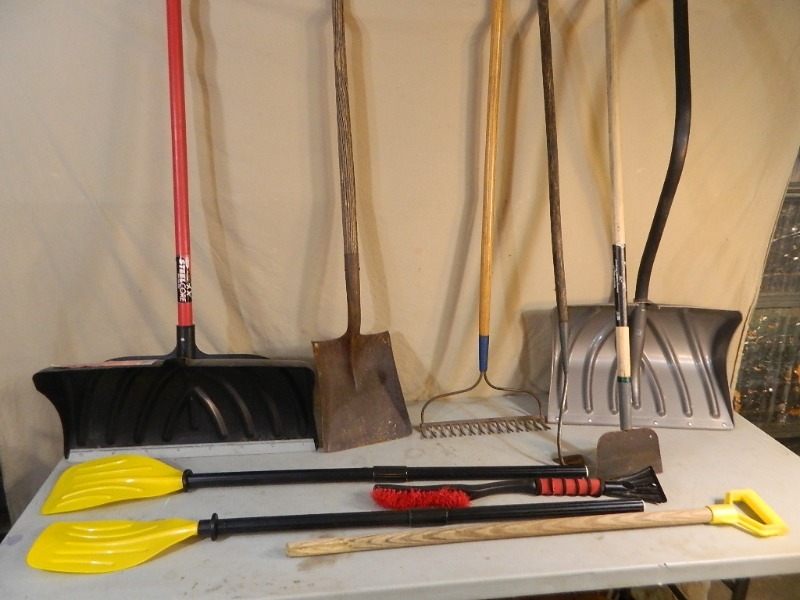 lot 110 image: Long Handle Tools