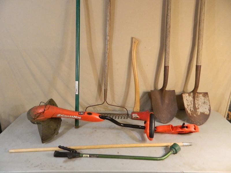 lot 111 image: Long Handle Tools