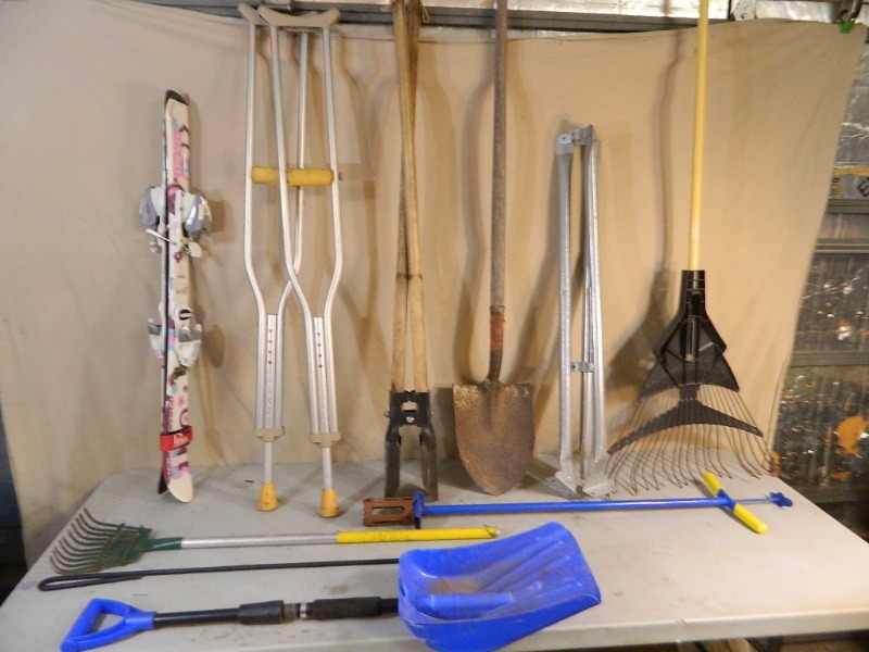 lot 112 image: Long Handle Tools