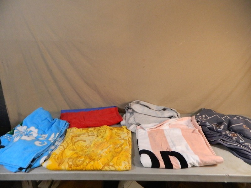 lot 119 image: 6 New Beach Towels