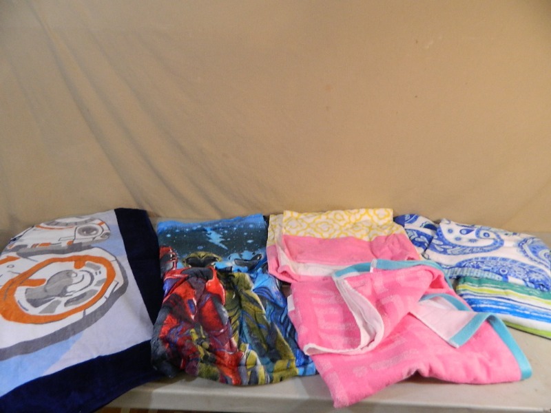 lot 126 image: 6 New Beach Towels